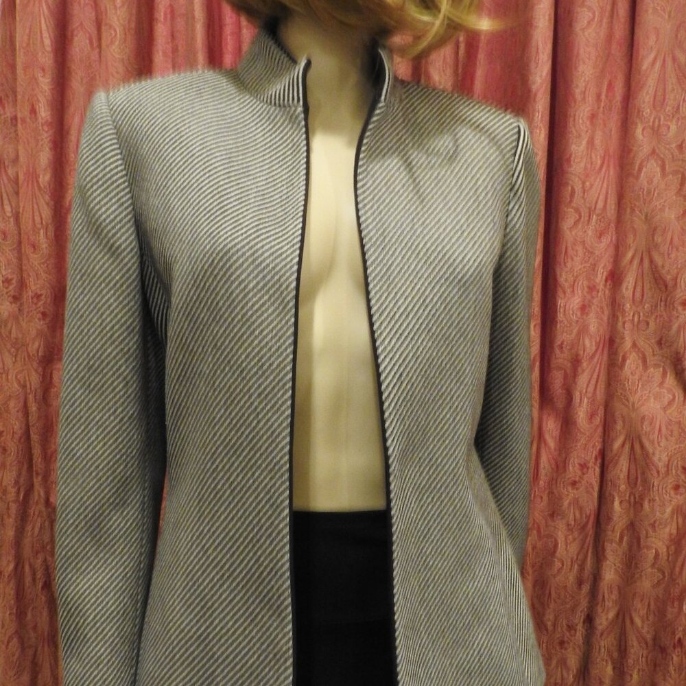 Tahari Arthue S. Levine Brown and Beige Vintage Long Jacket Size 10